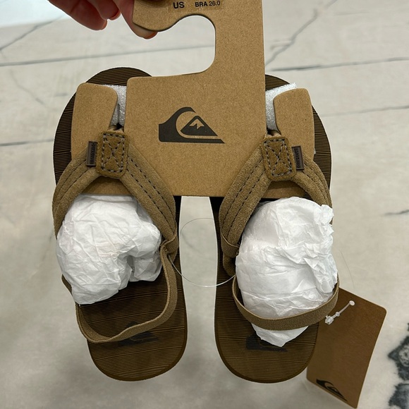 NWT Toddler size 9 sandals - Picture 1 of 1